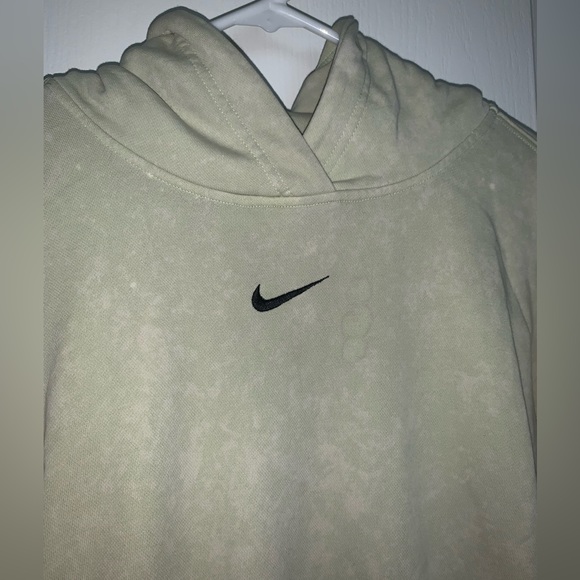 Nike Women’s Light Green Hoodie - Size Medium - Picture 3 of 7